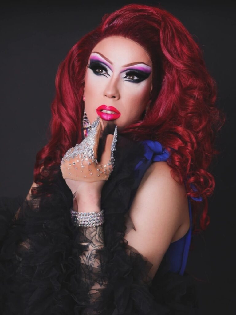 Lata Sweet artista drag queen elegante y sofisticada en Barcelona y Sitges